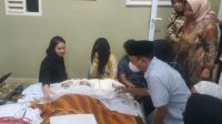 Dengar Anak dari Stafnya Meninggal, Kepala Diskominfo Langsung Melayat ke Rumah Duka