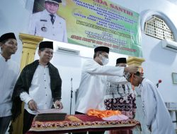 Wali Kota Makassar Salurkan Beasiswa dan Umroh untuk Remaja Masjid