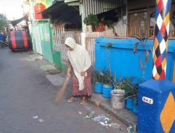 Camat Bontoala Pantau Kegiatan Kebersihan Rutin di Bontoala Tua