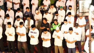 Salat Subuh dan Doa Bersama Jelang HUT Ke-415 Makassar