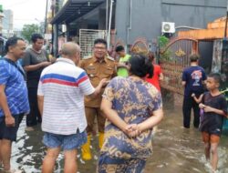 Tinjau Wilayah Potensi Genangan Banjir, Arman Serukan Jagai Anak ta