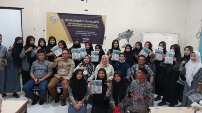 Roadshow Jurnalistik FISIP UIT Ajarkan Peserta Cara Cek Berita “Hoax”