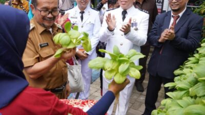 Kunjungi Wisata Agro Kecamatan Rappocini, Bupati Cirebon Imron