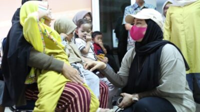 Fatmawati Rusdi Salurkan Bantuan untuk Atasi Stunting