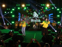 Souljah Mengguncang Malam Terakhir F8 Makassar dengan Gelombang Musik Reggae