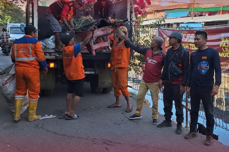 Kelurahan Tompo Balang Gelar Kerja Bakti Peringati WCD