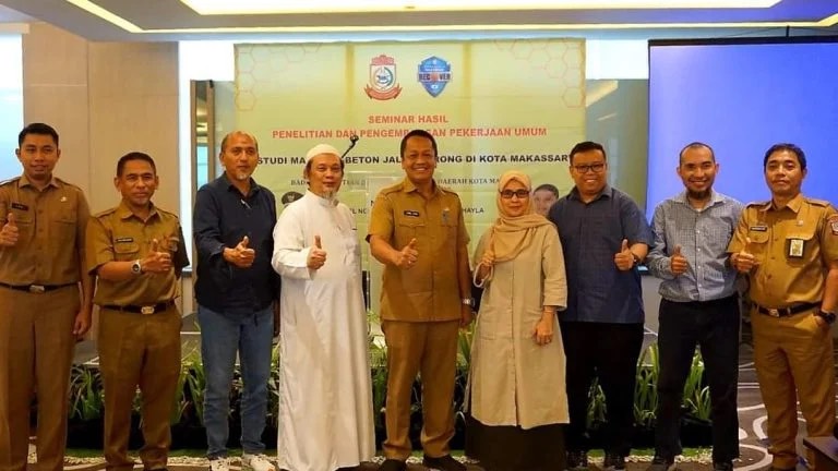 Balitbangda Makassar Riset Pemanfaatan Limbah TPA Sebagai Bahan Alternatif Beton Jalan Lorong