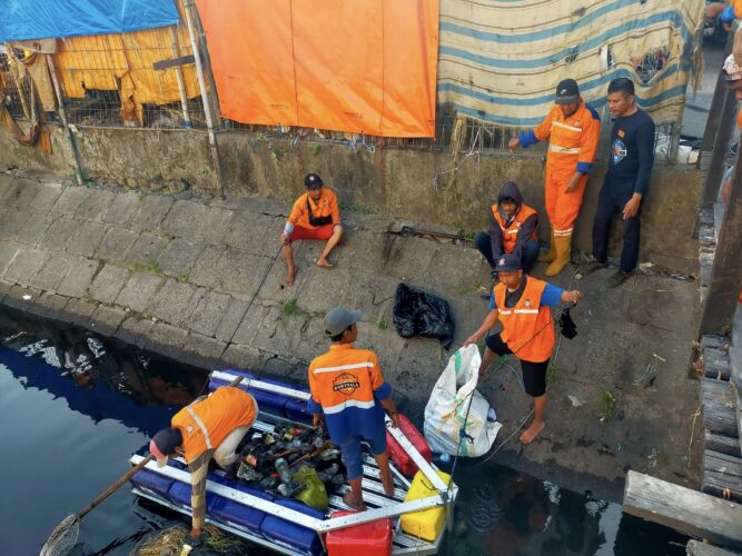 Ciptakan Lingkungan Bersih dan Nyaman, Kelurahan Tompo Balang Ajak Warga Kerja Bakti