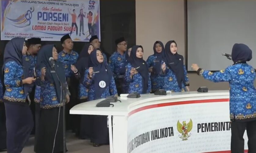 Tim Paduan Suara Kecamatan Rappocini Tampil Energik di Porseni Korpri Ke-52