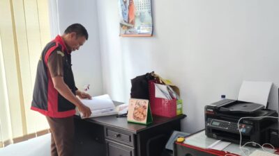 Giliran Kantor Desa Passeloreng yang Digeledah Kejati Sulsel