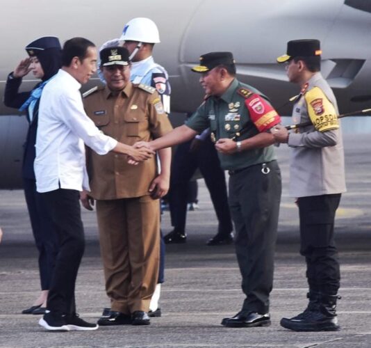 Pangdam XIV/Hsn Bersama Forkopimda Menyambut Kedatangan Jokowi di Sulsel