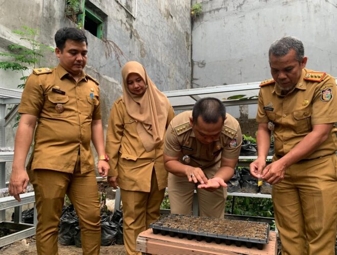 Dua Kelurahan di Kecamatan Bontoala Dapat Sokongan Benih Cabai