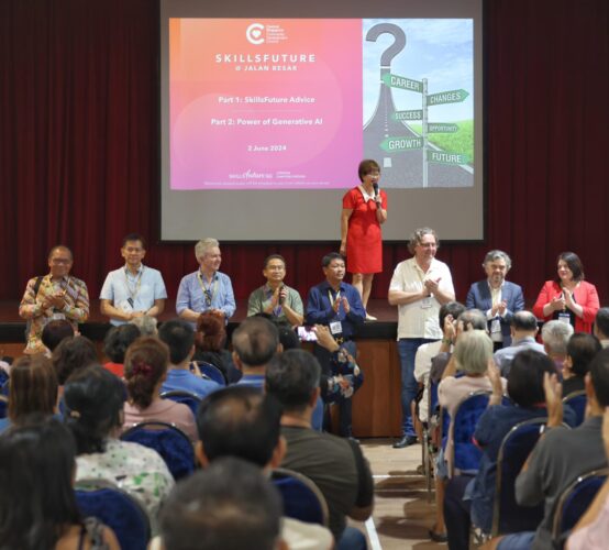 Danny Meninjau Kebudayaan Lokal Masyarakat Central District Singapura