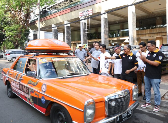 Firman Takjub Akan Ketangguhan Mercedes Benz, Tur ke Manado Tempuh Jarak 2.500 Km