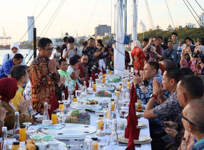 Peserta KIM Fest 2024 Diajak Nikmati Sunset dan Kuliner di Atas Pinisi