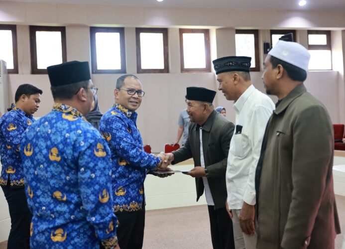 50 Imam Masjid Se-Kota Makassar Resmi Kantongi SK