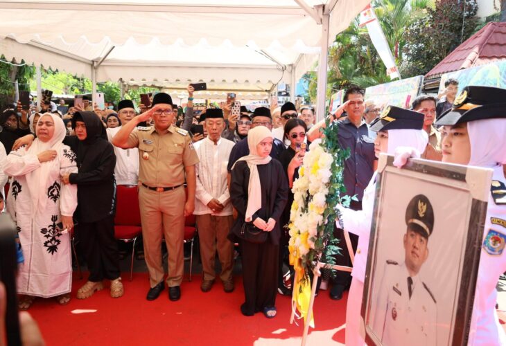 Isak Tangis Pecah Iringi Pelepasan Syahrial Syamsuri, Pamong Terbaik Pemkot Makassar