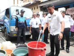 Obati Keresahan Warga Tallo Lewat Distribusi Air Bersih