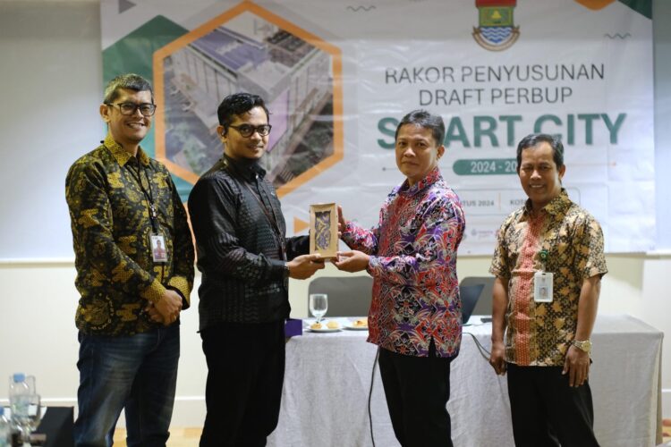 Pemkot Makassar Paparkan Penyusunan Draft Smart City dalam Rakor Bersama Pemkab Tangerang