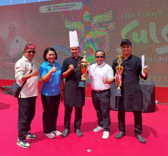 Hotel Mercure Makassar Nexa Pettarani Juara 1 Lomba Bandeng Day HUT ke-355 Sulsel