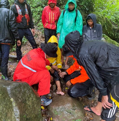 Satu Pendaki Gunung Lompobattang Dievakuasi Tim SAR