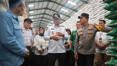 Danny Dampingi Fadjry Cek Ketersediaan Beras di Gudang Bulog