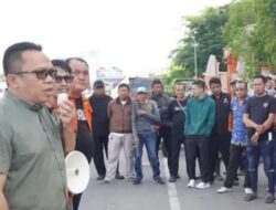 Pemerintah Kecamatan Rappocini dan DPU Makassar Kolaborasi Bersihkan Drainase