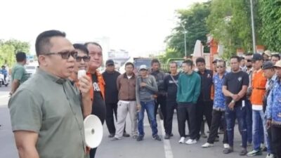 Pemerintah Kecamatan Rappocini dan DPU Makassar Kolaborasi Bersihkan Drainase