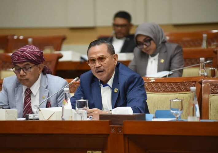 Anggota DPR RI Frederik Kalalembang Desak Penutupan Tambang Batu di Tikala