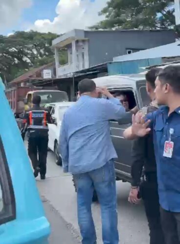 Picu Kemacetan Jalan Leimena, Appi "Semprot" Pelanggar Lalu Lintas