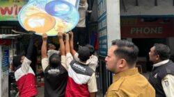 Bapenda Makassar Tertibkan 16 Titik Reklame Nakal