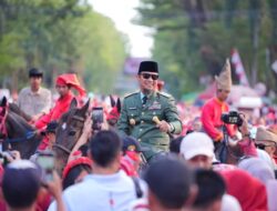 Gubernur Sulsel Lepas Puluhan Ribu Peserta Jalan Sehat dan Kirab Karnaval HUT RI ke-80