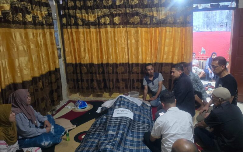 Munafri Arifuddin Disambut Haru oleh Keluarga Abay, Korban Kericuhan DPRD Makassar