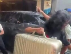 Rumah Ahmad Sahroni Dijarah Massa, Mobil Mewah Dirusak