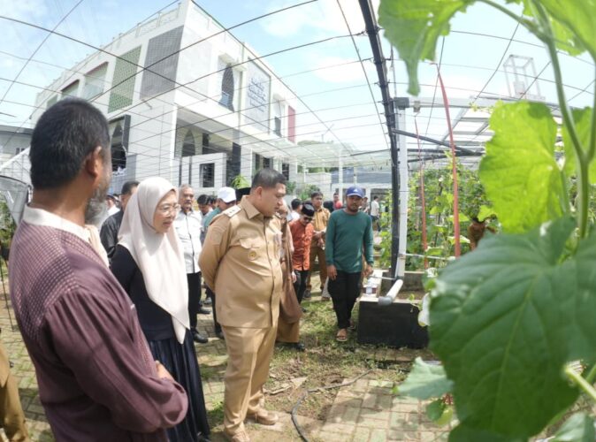 Dukung Program Munafri - Aliyah, Warga Bukit Baruga Luncurkan Gerakan Urban Farming
