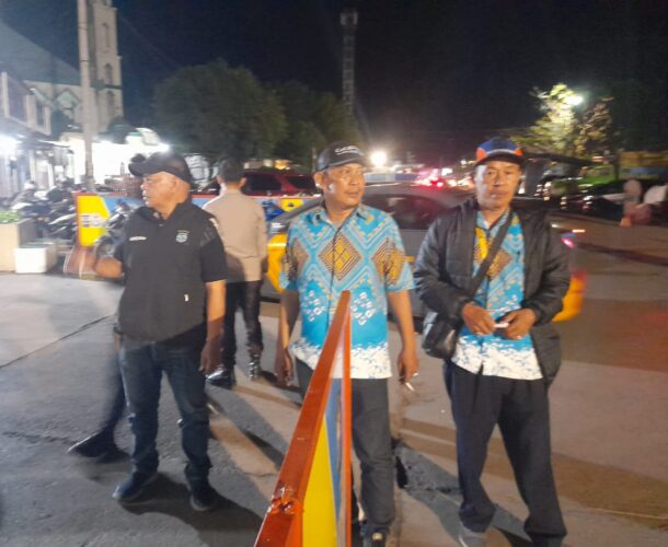 TRC Perumda Parkir Tertibkan Kendaraan di Acara Maulid Pemkot Makassar