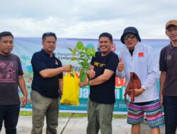 Aksi Jalanan Seruan Selamatkan Hutan dari Api di Center Point of Indonesia