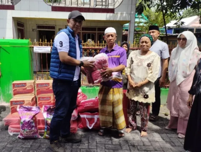 Camat Kepulauan Sangkarrang Hadiri Proses Penyerahan Bantuan untuk Korban Kebakaran