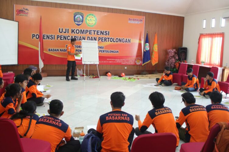 Basarnas Makassar Gelar Uji Kompetensi "Jungle Rescue" untuk Potensi SAR