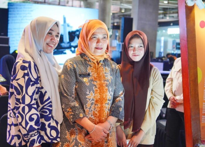 Hidupkan Memori Kolektif Kota, Aliyah Mustika Ilham Resmikan Pameran Makassar Tempo Doeloe