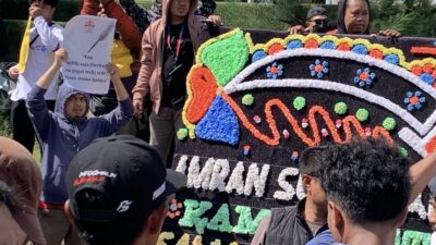 Aksi Solidaritas Jurnalis Bela TEMPO di Makassar Diwarnai Kericuhan