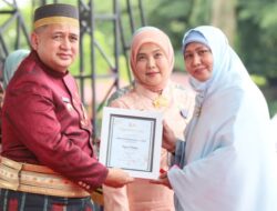 Munafri – Aliyah Berbagi Bantuan Pendidikan hingga Penghargaan di Upacara HUT Ke 418 Kota Makassar