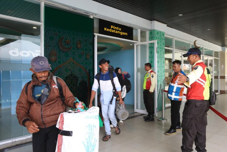 Pergerakan Penumpang Nataru di Terminal Pelindo Tembus 962.777 Orang