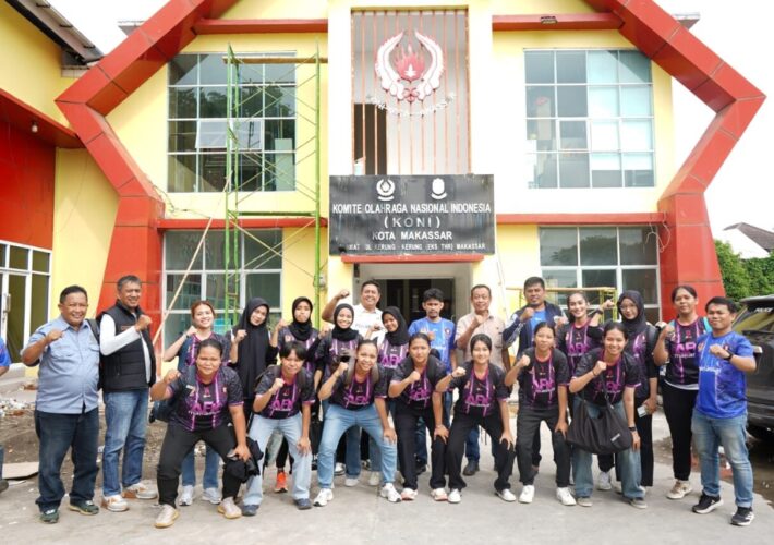 KONI Makassar Lepas Tim Futsal Putri untuk Laga Pra Porprov