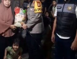 Sat Intelkam Polres Pelabuhan Makassar Gelar Bersih Pantai dan Baksos Sambut Hari Jadi Intelkam Polri Ke-80