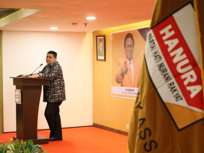Appi Bicara Pengalaman Politik dan Masa Depan di Muscab Hanura