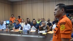 Hadapi Cuaca Ekstrem di Gunung Bulusaraung, Tim SAR Tertahan Evakuasi Korban Pesawat ATR 42-500