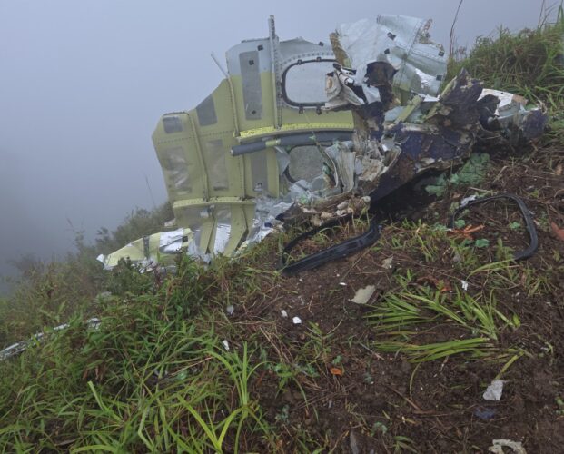Kepingan Jendela hingga Ekor Pesawat ATR 42-500 Ditemukan di Gunung Bulusaraung
