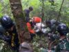 Teknik Rappeling Digunakan Evakuasi Korban Pertama Pesawat yang Jatuh di Medan Ekstrem