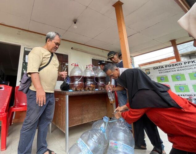 Panen Ecoenzym Tamangapa, Langkah Nyata Mengubah Sampah Lebih Bermanfaat